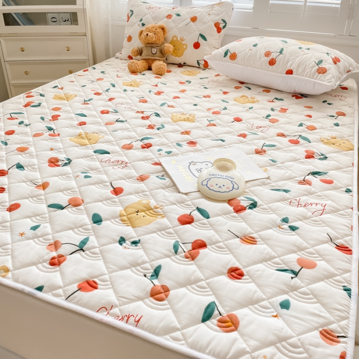 91家纺网 家纺一手货源 找家纺 鑫钰 2023新款全棉抗菌印花薄床垫 樱桃小丸子