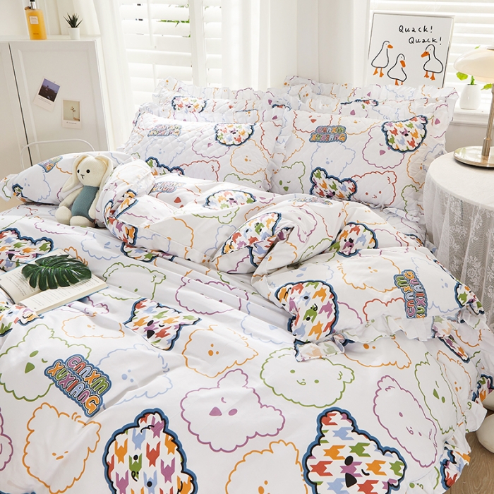 91家纺网 家纺一手货源 找家纺 十个点 2022新款全棉夹棉印花床裙四件套 七彩熊