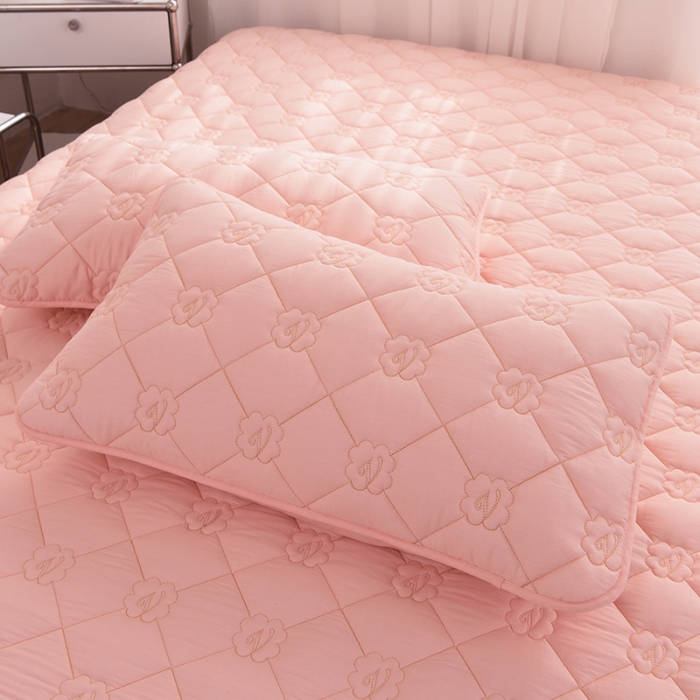 91家纺网 家纺一手货源 找家纺 豪选 2025新款全棉纯棉金绣夹棉床笠可裸睡四季款金绣粉桃玉