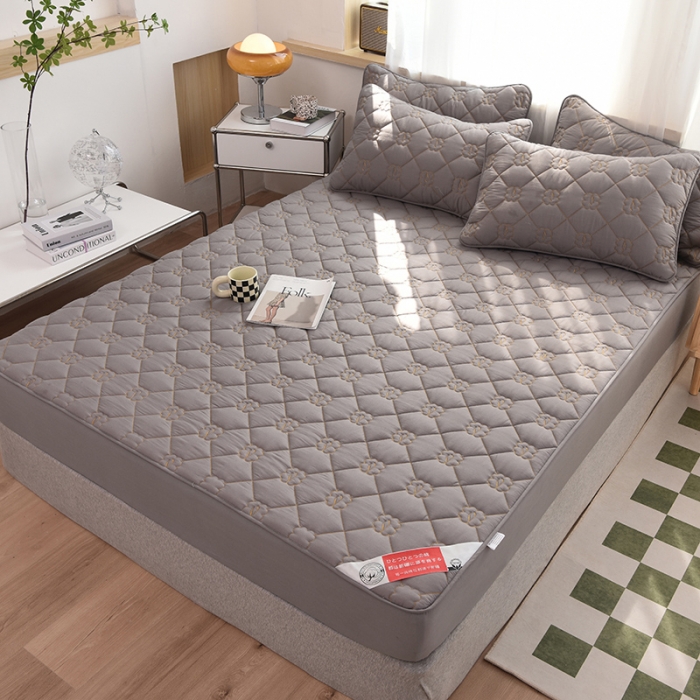 91家纺网 家纺一手货源 找家纺 豪选 2025新款全棉纯棉金绣夹棉床笠可裸睡四季款 金绣灰色