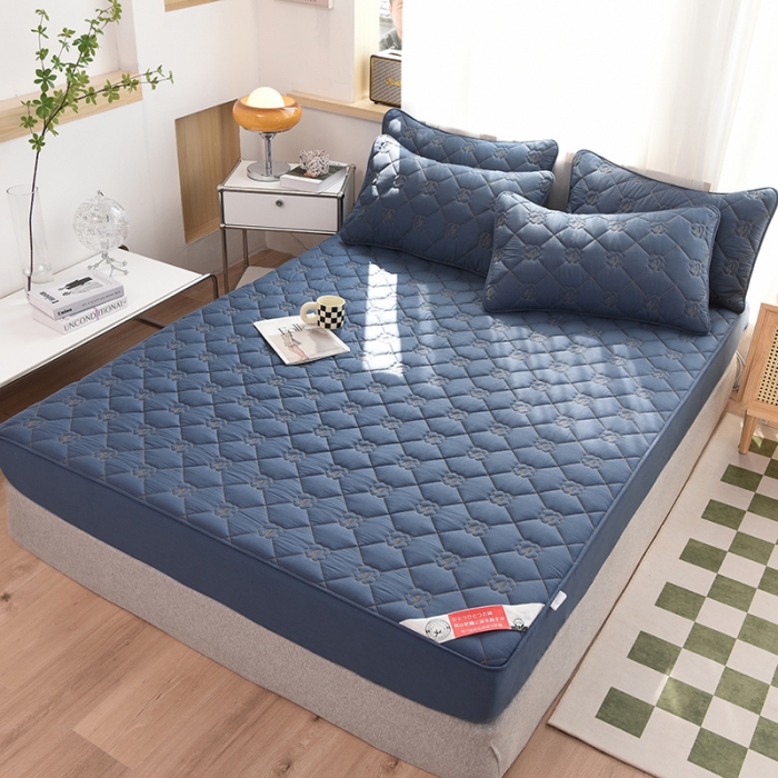 91家纺网 家纺一手货源 找家纺 豪选 2025新款全棉纯棉金绣夹棉床笠可裸睡四季款 金绣蓝灰