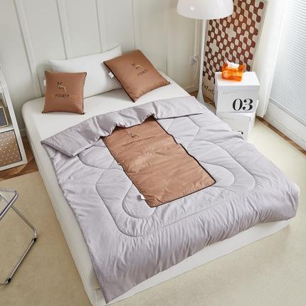 91家纺网 家纺一手货源 找家纺 （总）翰轩 2022新款全棉绣花抱枕被-一鹿有你