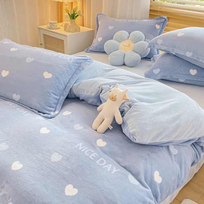 91家纺网 家纺一手货源 找家纺 川悦生活 2021新款牛奶绒四件套 心相印兰