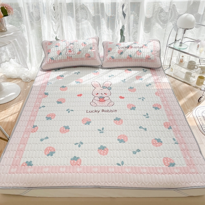 91家纺网 家纺一手货源 找家纺 慕尚 2025新款大版乳胶凉席 草莓小兔