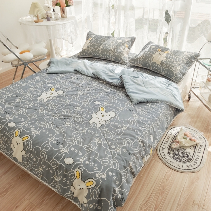 91家纺网 家纺一手货源 找家纺 慕尚 2025新款乳胶凉席水洗棉夏被三件套四件套 幸运熊