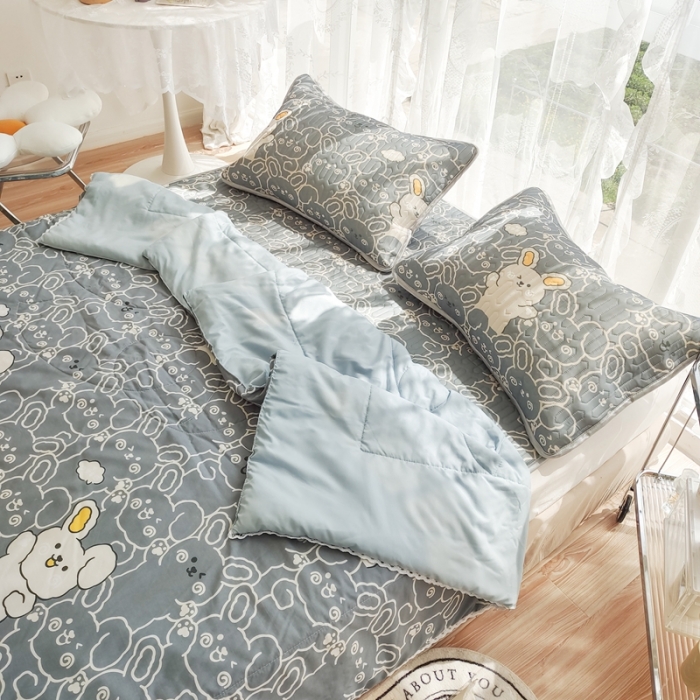 91家纺网 家纺一手货源 找家纺 慕尚 2025新款乳胶凉席水洗棉夏被三件套四件套 幸运熊