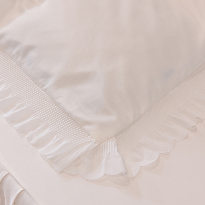 91家纺网 家纺一手货源 找家纺 艾米家居 2025新款水洗真丝雪纺花边贴布绣四件套-达菲小熊 白色