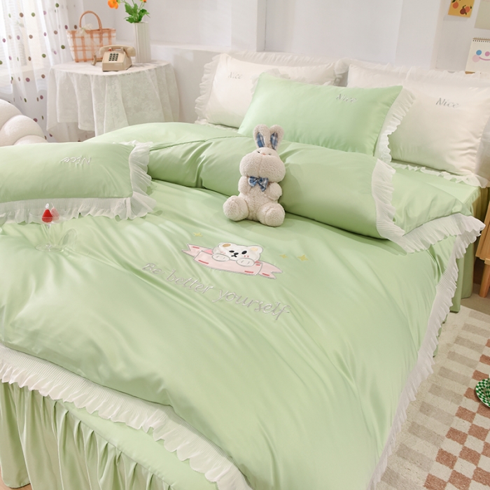 91家纺网 家纺一手货源 找家纺 艾米家居 2025新款水洗真丝雪纺花边贴布绣四件套-达菲小熊 薄荷绿