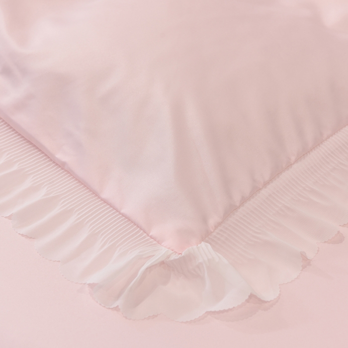 91家纺网 家纺一手货源 找家纺 艾米家居 2025新款水洗真丝雪纺花边贴布绣四件套-达菲小熊 淡粉