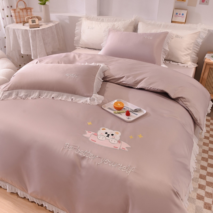 91家纺网 家纺一手货源 找家纺 艾米家居 2025新款水洗真丝雪纺花边贴布绣四件套-达菲小熊 香槟