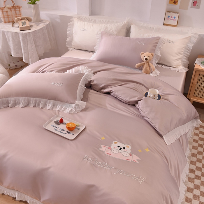 91家纺网 家纺一手货源 找家纺 艾米家居 2025新款水洗真丝雪纺花边贴布绣四件套-达菲小熊 香槟