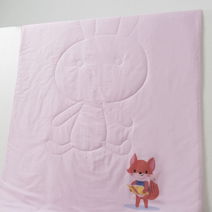 91家纺网 家纺一手货源 找家纺 喜多兔 2022新款40支全棉夏被-彩虹 粉色读书小狐狸