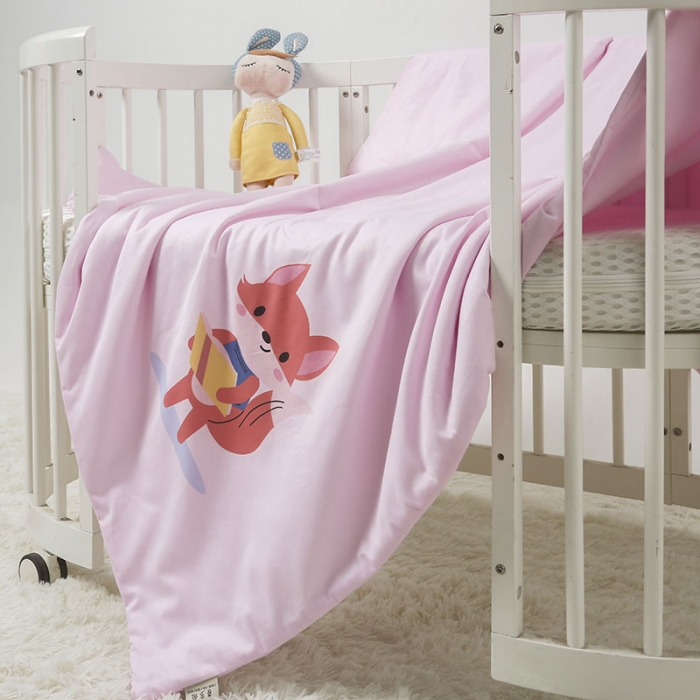 91家纺网 家纺一手货源 找家纺 喜多兔 2022新款40支全棉夏被-彩虹 粉色读书小狐狸