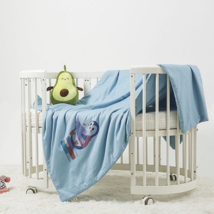 91家纺网 家纺一手货源 找家纺 喜多兔 2022新款40支全棉夏被-彩虹 灰蓝色读书小企鹅