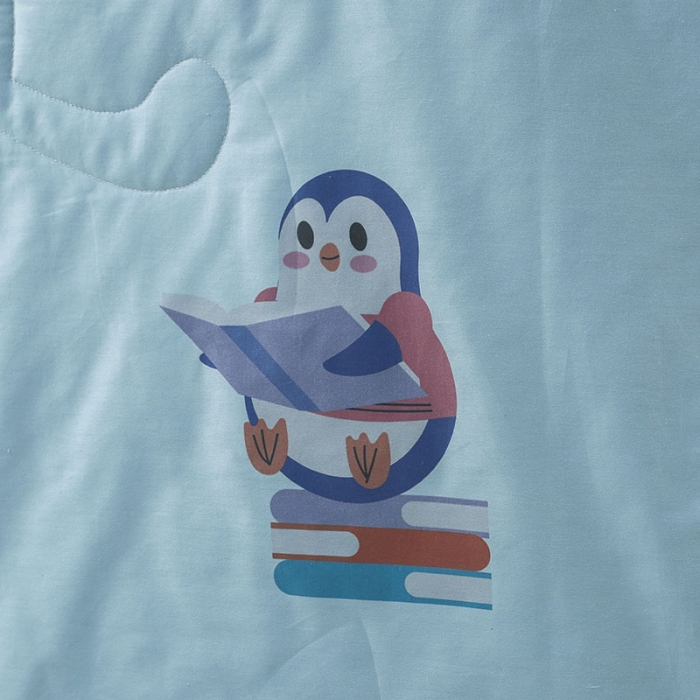 91家纺网 家纺一手货源 找家纺 喜多兔 2022新款40支全棉夏被-彩虹 灰蓝色读书小企鹅