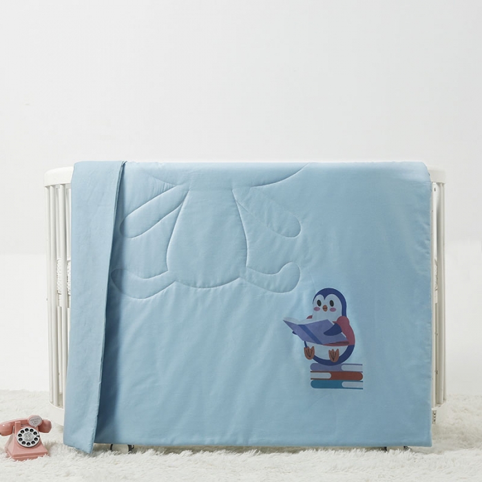 91家纺网 家纺一手货源 找家纺 喜多兔 2022新款40支全棉夏被-彩虹 灰蓝色读书小企鹅