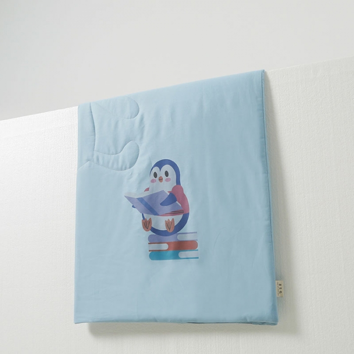 91家纺网 家纺一手货源 找家纺 喜多兔 2022新款40支全棉夏被-彩虹 灰蓝色读书小企鹅