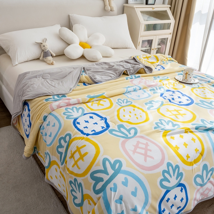 91家纺网 家纺一手货源 找家纺 芃成 2022新款A类针织棉夏被 菠萝物语