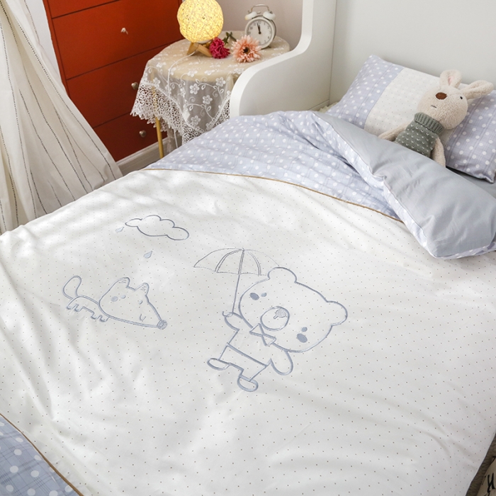 91家纺网 家纺一手货源 找家纺 喜多兔 2022新款简笔画幼儿园儿童床品套件 灰色快乐出行