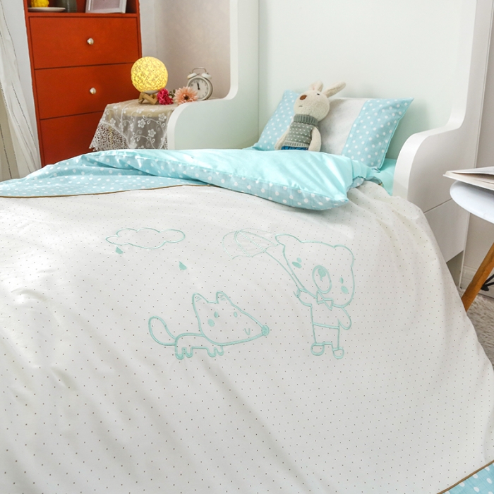 91家纺网 家纺一手货源 找家纺 喜多兔 2022新款简笔画幼儿园儿童床品套件 湖蓝色快乐出行