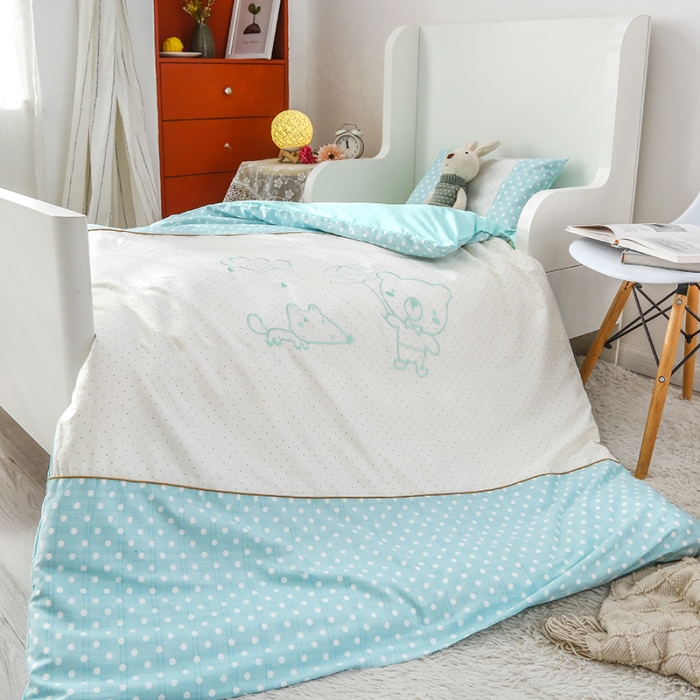 91家纺网 家纺一手货源 找家纺 喜多兔 2022新款简笔画幼儿园儿童床品套件 湖蓝色快乐出行