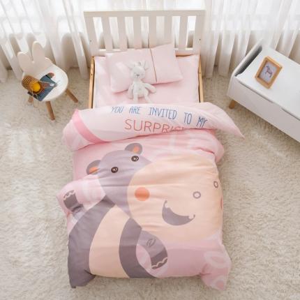 91家纺网 家纺一手货源 找家纺 喜多兔 2022新款全棉针织三件套床品套件-奇妙动物 粉色小河马艾琳