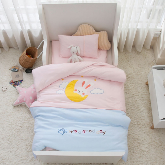 91家纺网 家纺一手货源 找家纺 喜多兔 2022新款全棉针织三件套床品套件-神奇伙伴 粉色睡觉兔
