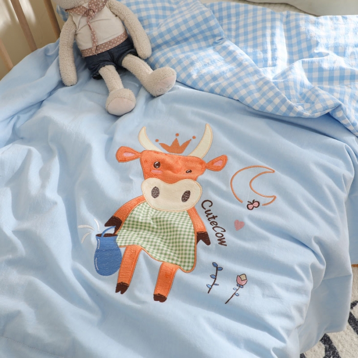 91家纺网 家纺一手货源 找家纺 喜多兔 2022新款小欢畅纯棉水洗色织空调被夏被 勇敢牛牛宝贝