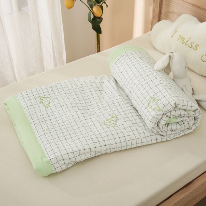 91家纺网 家纺一手货源 找家纺 喜多兔 2022新款小千寻纯棉色织空调被夏被 小熊同学