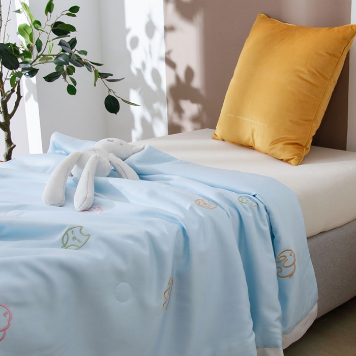 91家纺网 家纺一手货源 找家纺 喜多兔 2022新款莫代尔天丝儿童夏被-小甜蜜 蓝色象仔儿