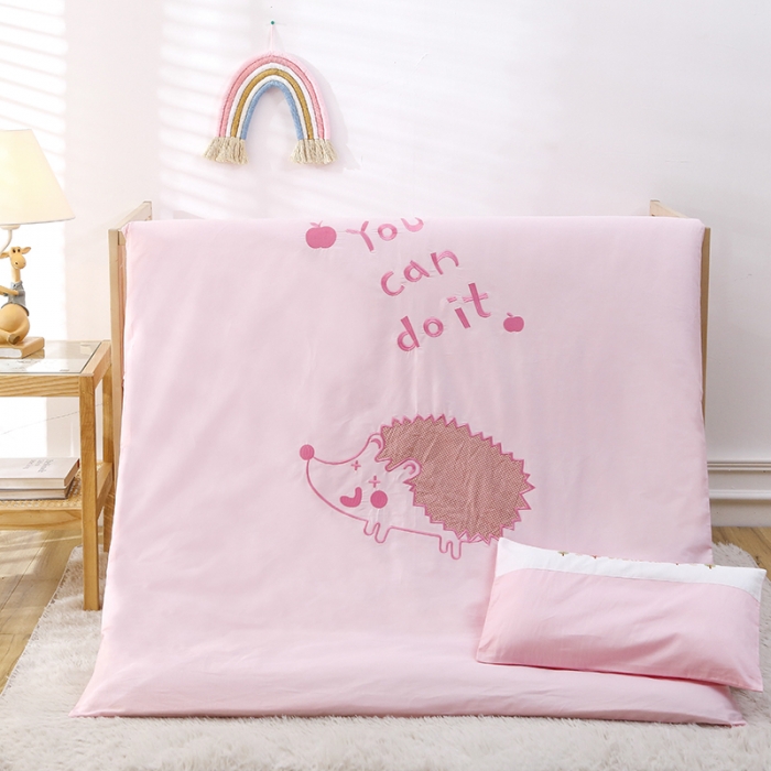 91家纺网 家纺一手货源 找家纺 喜多兔 2022新款小甜心幼儿园儿童床品套件 粉粉刺球