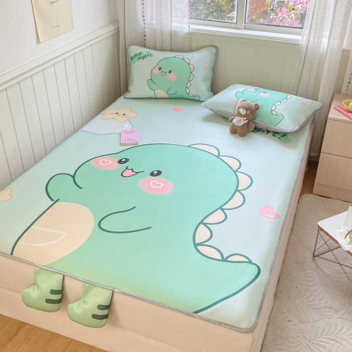 91家纺网 家纺一手货源 找家纺 慕尚 2025大版牛奶丝凉感丝工艺凉席三件套 我爱恐龙