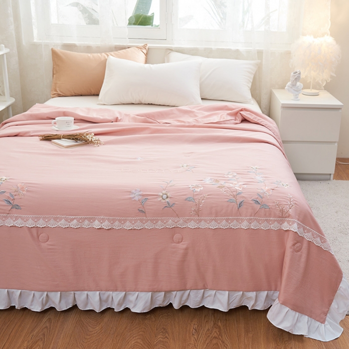 91家纺网 家纺一手货源 找家纺 (总) 吾秀 2022新款公主款柔赛丝刺绣夏被-伊梦