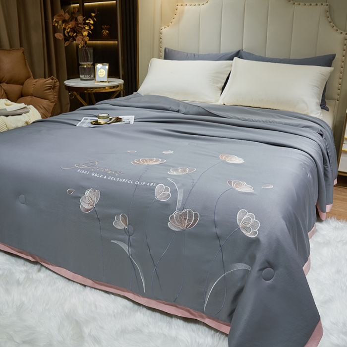 91家纺网 家纺一手货源 找家纺 吾秀 2022新款柔赛丝刺绣夏被-芳华 芳华-嘉宝灰