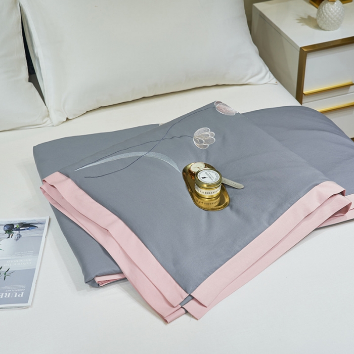 91家纺网 家纺一手货源 找家纺 吾秀 2022新款柔赛丝刺绣夏被-芳华 芳华-嘉宝灰