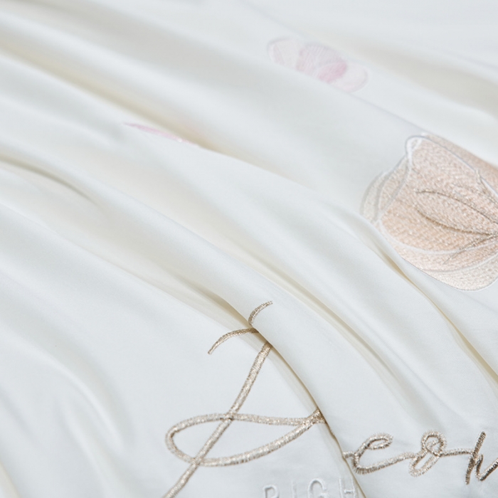 91家纺网 家纺一手货源 找家纺 吾秀 2022新款柔赛丝刺绣夏被-芳华 芳华-象牙白