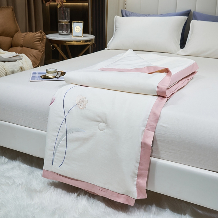 91家纺网 家纺一手货源 找家纺 吾秀 2022新款柔赛丝刺绣夏被-芳华 芳华-象牙白