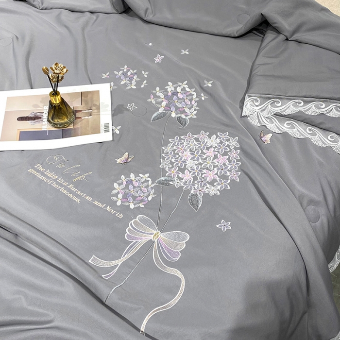 91家纺网 家纺一手货源 找家纺 吾秀 2022新款柔赛丝刺绣夏被-紫色爱恋 紫色爱恋-灰
