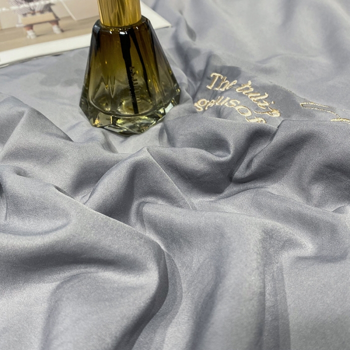 91家纺网 家纺一手货源 找家纺 吾秀 2022新款柔赛丝刺绣夏被-紫色爱恋 紫色爱恋-灰