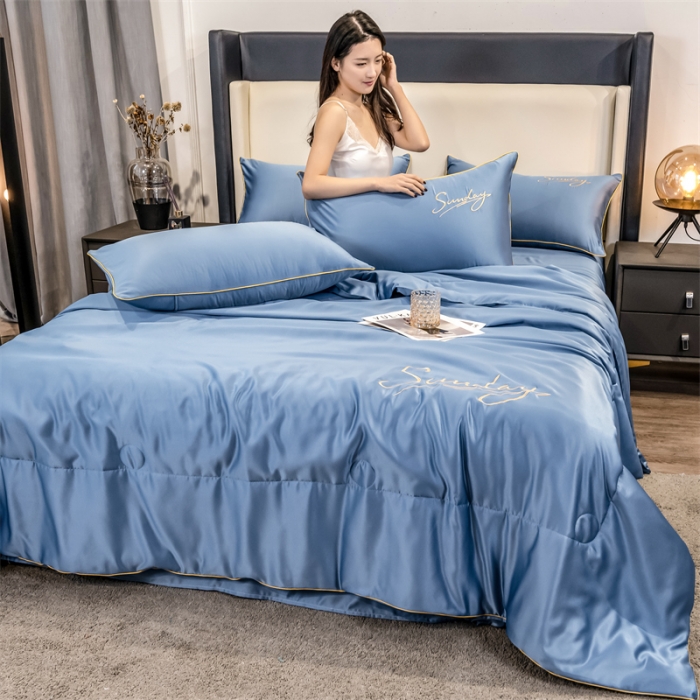 91家纺网 家纺一手货源 找家纺 骏腾 2022新款水洗真丝夏被四件套水洗天丝床笠三件套 浪漫假日-宾利蓝