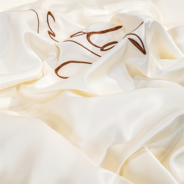 91家纺网 家纺一手货源 找家纺 骏腾 2022新款水洗真丝夏被四件套水洗天丝床笠三件套 浪漫假日-典雅白