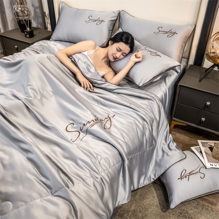 91家纺网 家纺一手货源 找家纺 骏腾 2022新款水洗真丝夏被四件套水洗天丝床笠三件套 浪漫假日-浅灰