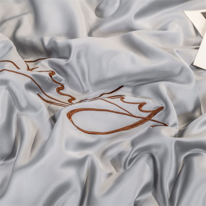 91家纺网 家纺一手货源 找家纺 骏腾 2022新款水洗真丝夏被四件套水洗天丝床笠三件套 浪漫假日-浅灰