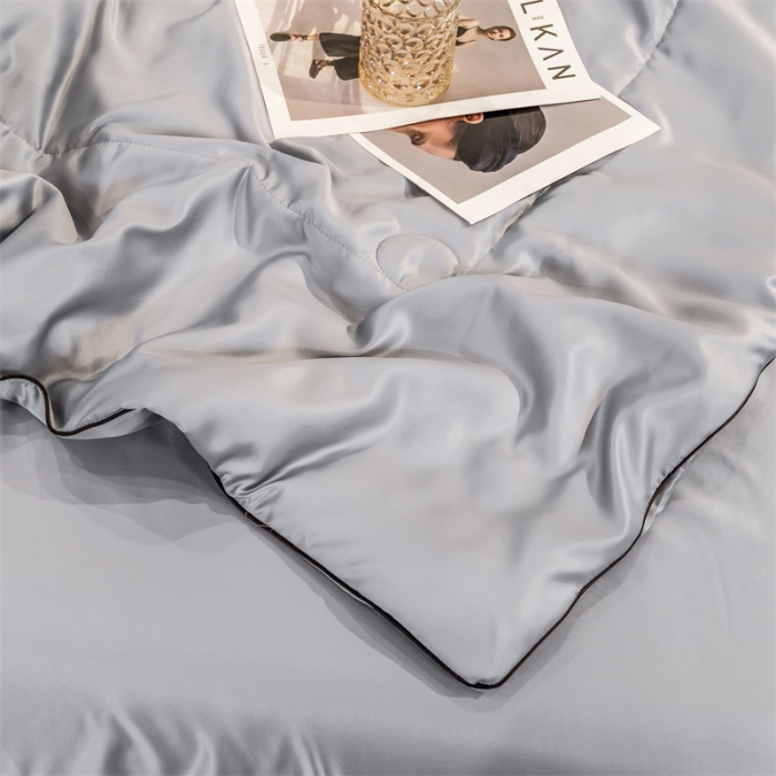 91家纺网 家纺一手货源 找家纺 骏腾 2022新款水洗真丝夏被四件套水洗天丝床笠三件套 浪漫假日-浅灰