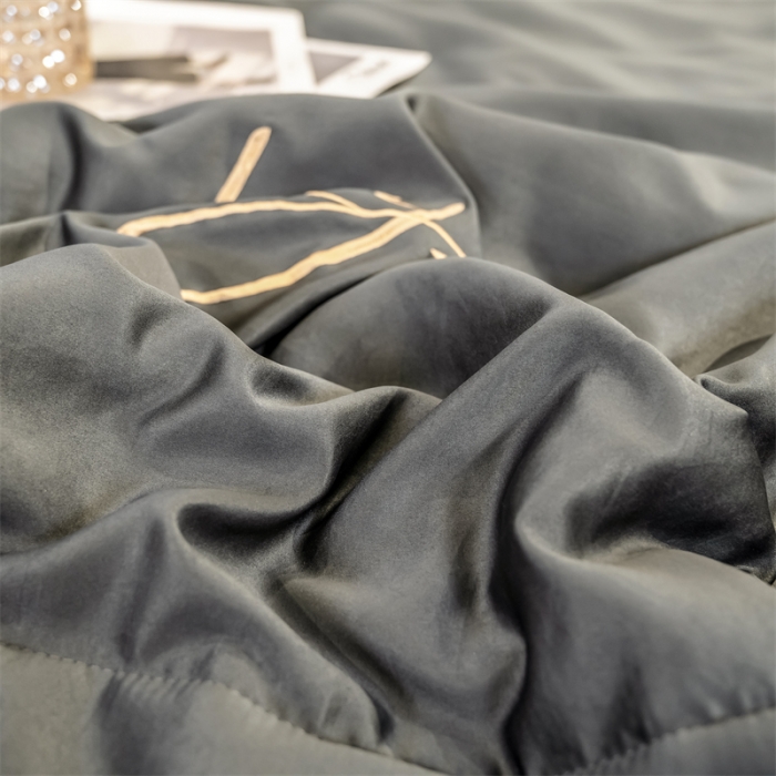 91家纺网 家纺一手货源 找家纺 骏腾 2022新款水洗真丝夏被四件套水洗天丝床笠三件套 浪漫假日-绅士灰