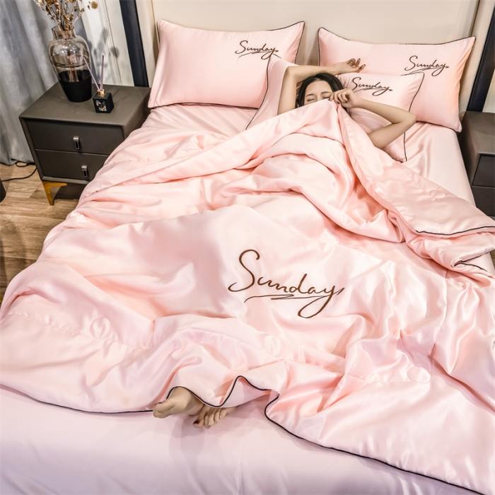 91家纺网 家纺一手货源 找家纺 骏腾 2022新款水洗真丝夏被四件套水洗天丝床笠三件套 浪漫假日-樱花粉