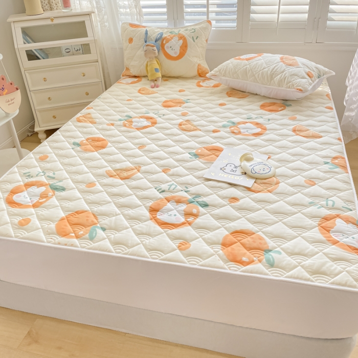 91家纺网 家纺一手货源 找家纺 鑫钰 2023新款全棉抗菌小老虎印花床笠 桔子兔