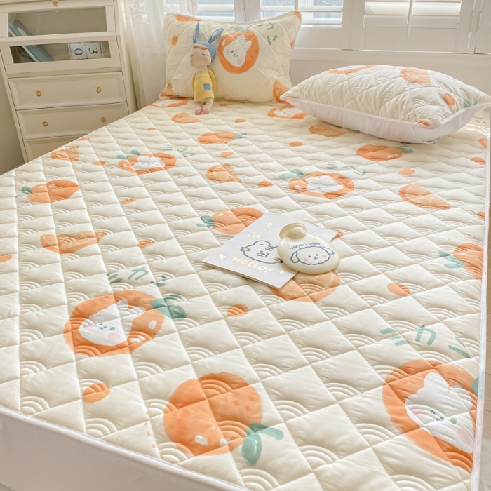 91家纺网 家纺一手货源 找家纺 鑫钰 2023新款全棉抗菌小老虎印花床笠 桔子兔