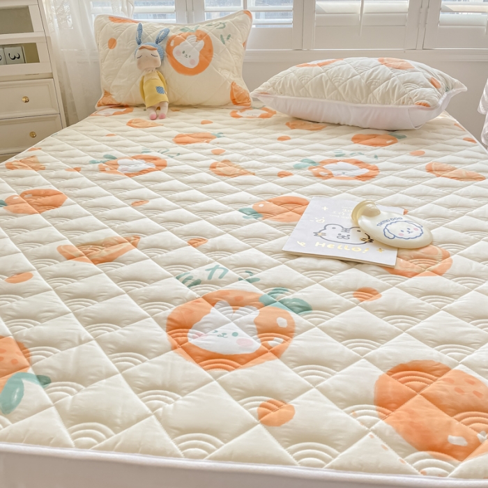 91家纺网 家纺一手货源 找家纺 鑫钰 2023新款全棉抗菌小老虎印花床笠 桔子兔