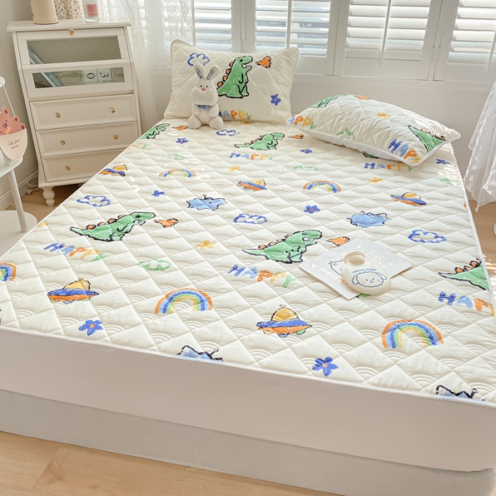 91家纺网 家纺一手货源 找家纺 鑫钰 2023新款全棉抗菌小老虎印花床笠 恐龙游记